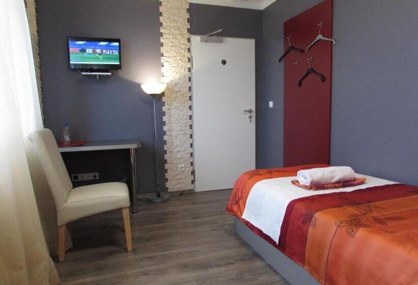 חדר סטנדרט יחיד, 108