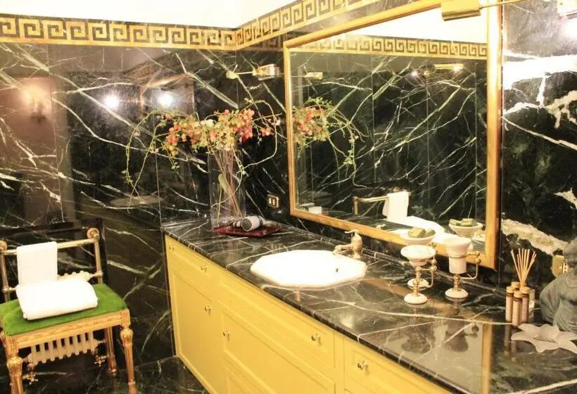 اتاق استاندارد چهار تخته, Di Rienzo Pantheon Palace
