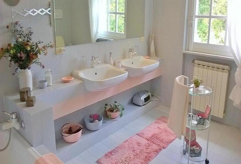 اتاق استاندارد چهارنفره با بالکن, B&b Villa Ada
