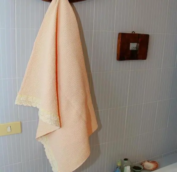 Standard Neljän Hengen Huone Parveke, B&b Villa Ada