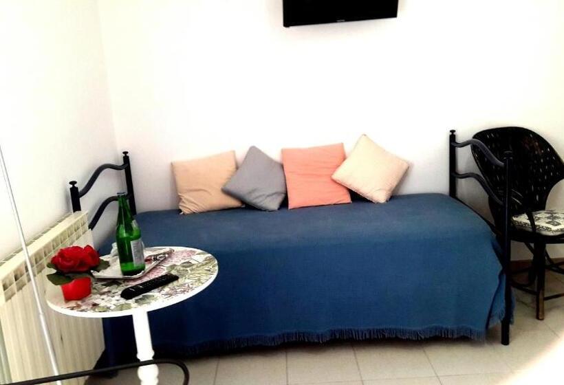 バルコニー付スタンダード４ベッドルーム, B&b Villa Ada