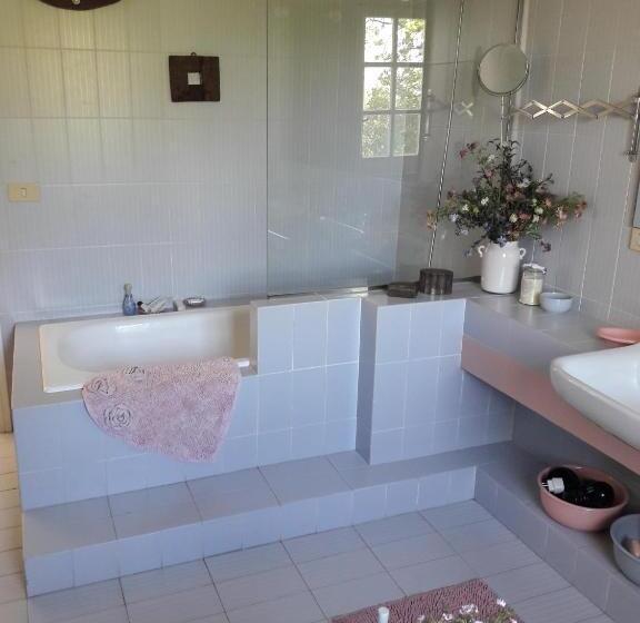 バルコニー付スタンダード４ベッドルーム, B&b Villa Ada