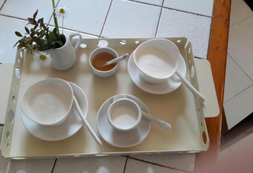 اتاق استاندارد چهارنفره با بالکن, B&b Villa Ada