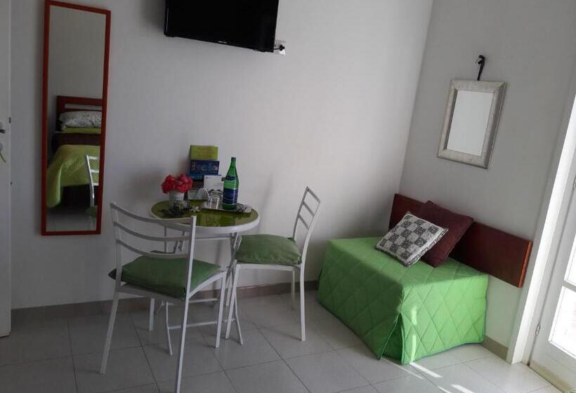 Triple Room Sea View, B&b Villa Ada