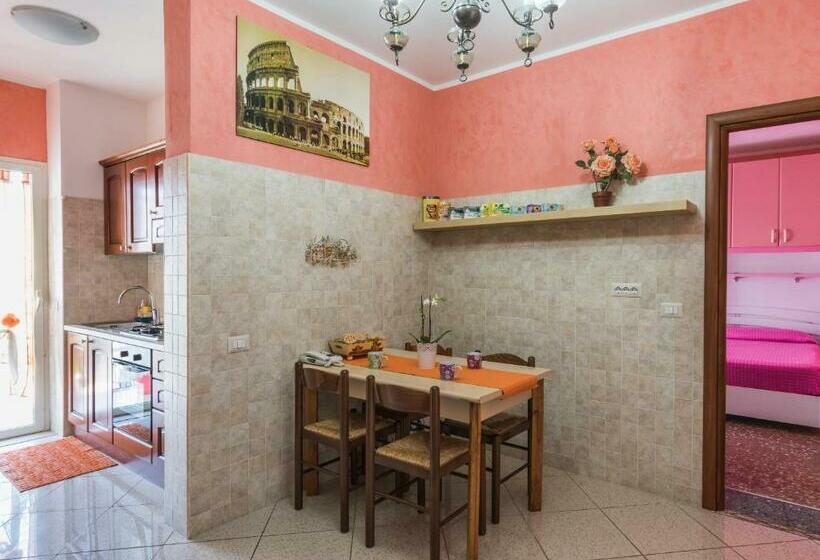 חדר לארבעה סטנדרטי עם מרפסת, Marco Aurelio