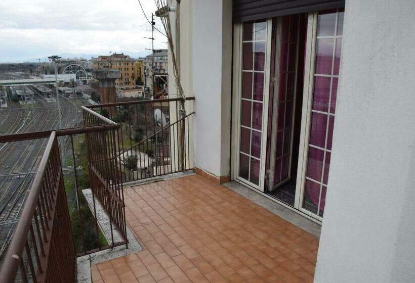 חדר לארבעה סטנדרטי עם מרפסת, Marco Aurelio