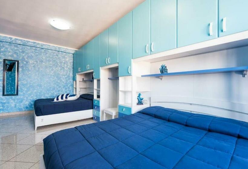 חדר סטנדרט לארבעה, Marco Aurelio