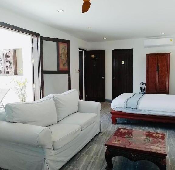 Standard Studio mit Terrasse, Btc Boutique Resort Private Pool Villas And Studios Hua Hin บ้านทะเลจีน บูติค รีสอร์ท หัวหิน