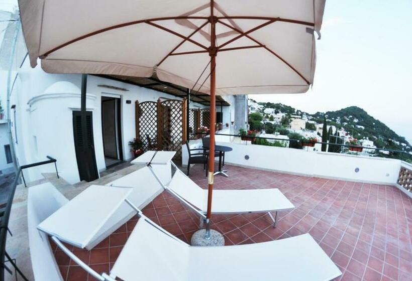 غرفة قياسية مزوَّدة بتراس, Casa Costanza