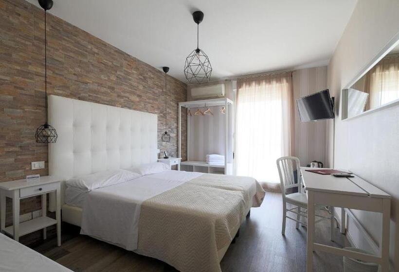 غرفة عائلية, Blue Marine