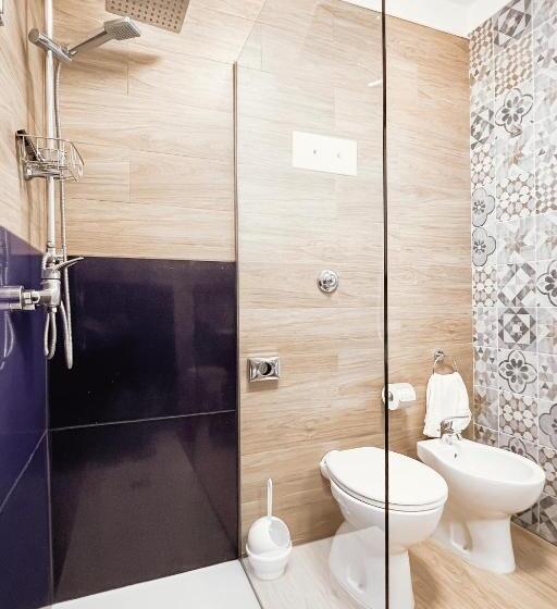 غرفة عائلية, Blue Marine