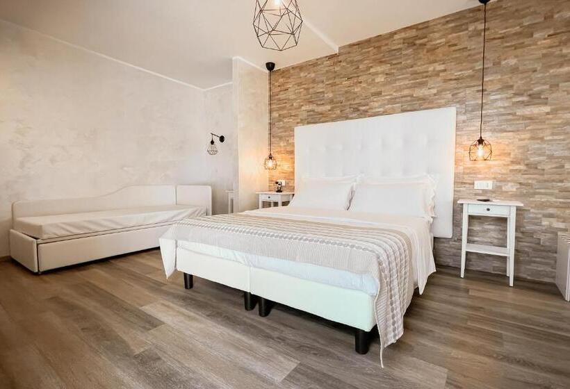 غرفة عائلية, Blue Marine