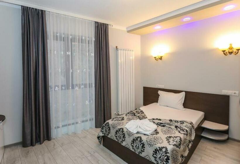 اتاق استاندارد یک نفره, Holiday Maria