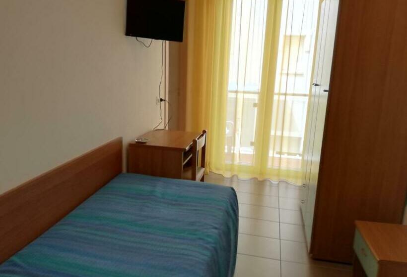 חדר סטנדרט יחיד, Marisa