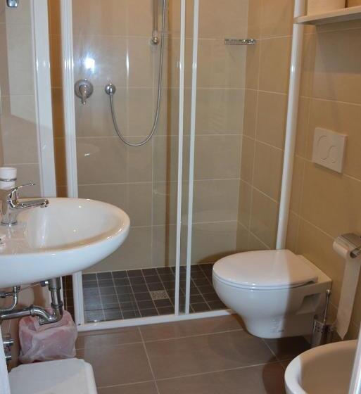 חדר סטנדרט לארבעה, Marisa