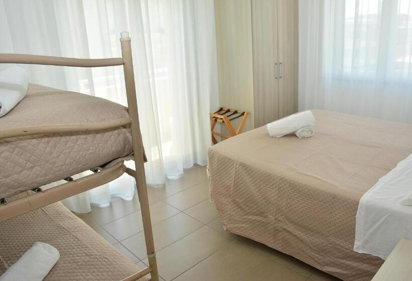 חדר סטנדרט לארבעה, Marisa