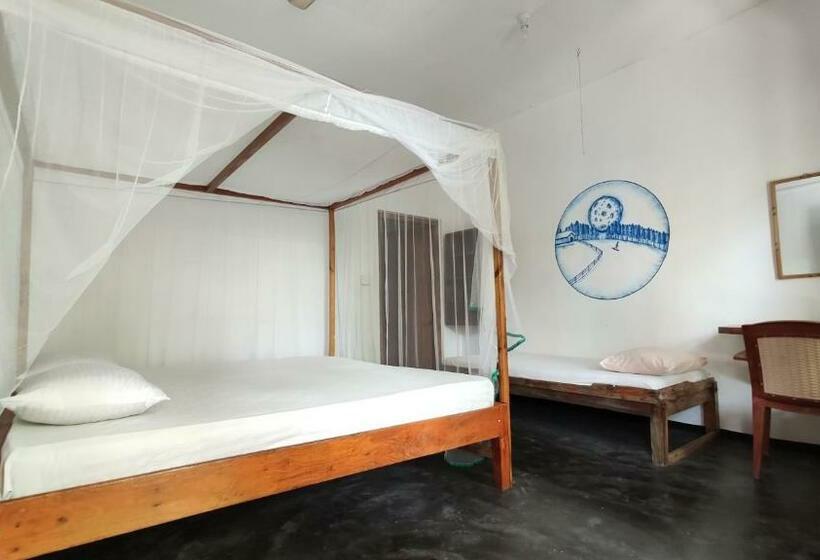 اتاق لوکس سه تخته, Surf Beach