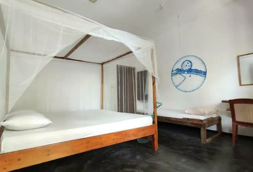 Deluxe Kolmen Hengen Huone, Surf Beach