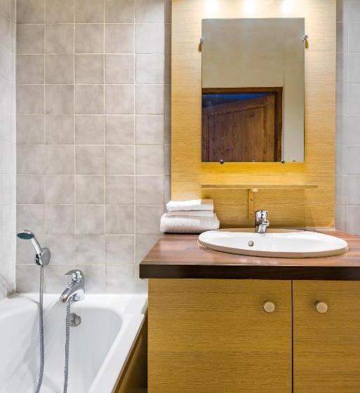 标准工作室, Lagrange Vacances Cybèle