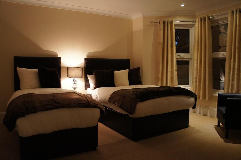 标准三人间, Sapphire Hotel London