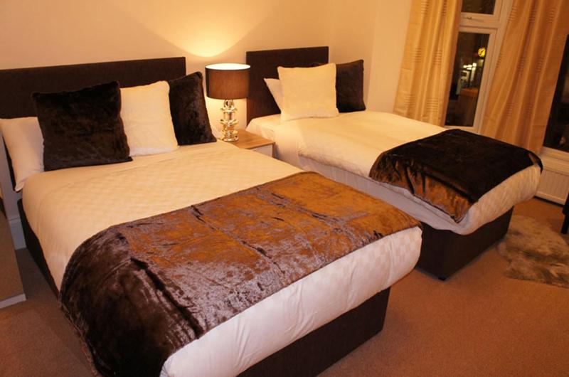 اتاق استاندارد سه نفره, Sapphire Hotel London