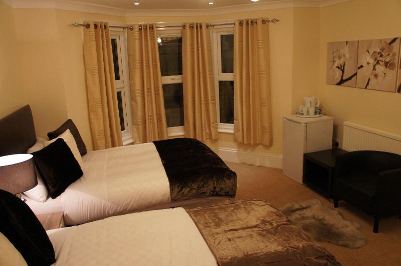 标准三人间, Sapphire Hotel London