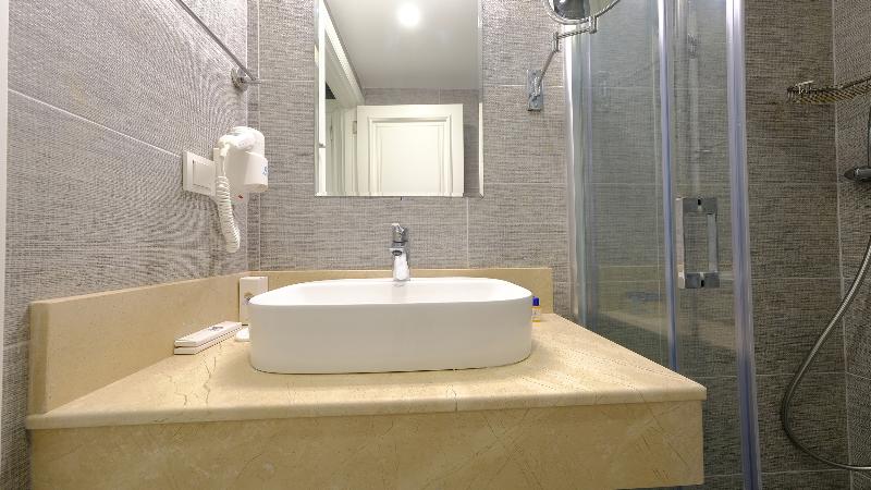 标准间, Sapphire Hotel London