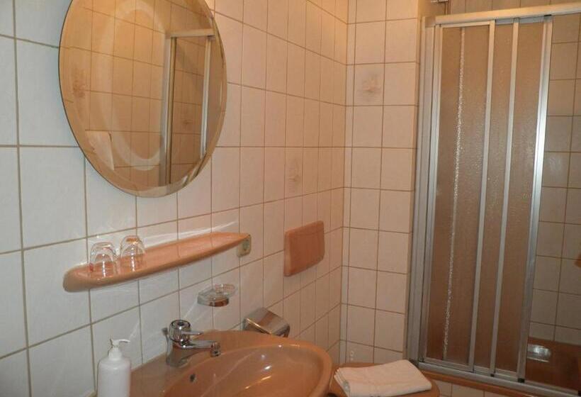 Семейный Номер, Und Gasthof Ritter St. Georg