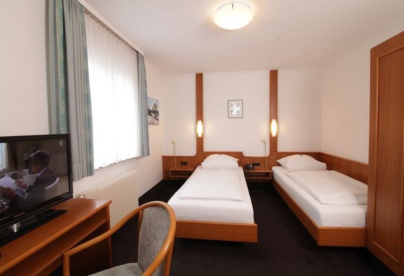 Номер Стандарт, Und Gasthof Ritter St. Georg