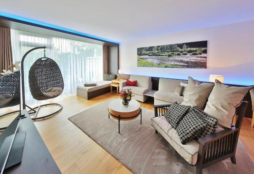 סוויטת ג'וניור עם מרפסת, Mawell Resort