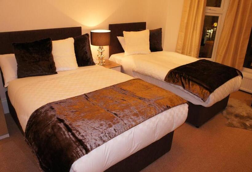 标准三人间, Sapphire Hotel London