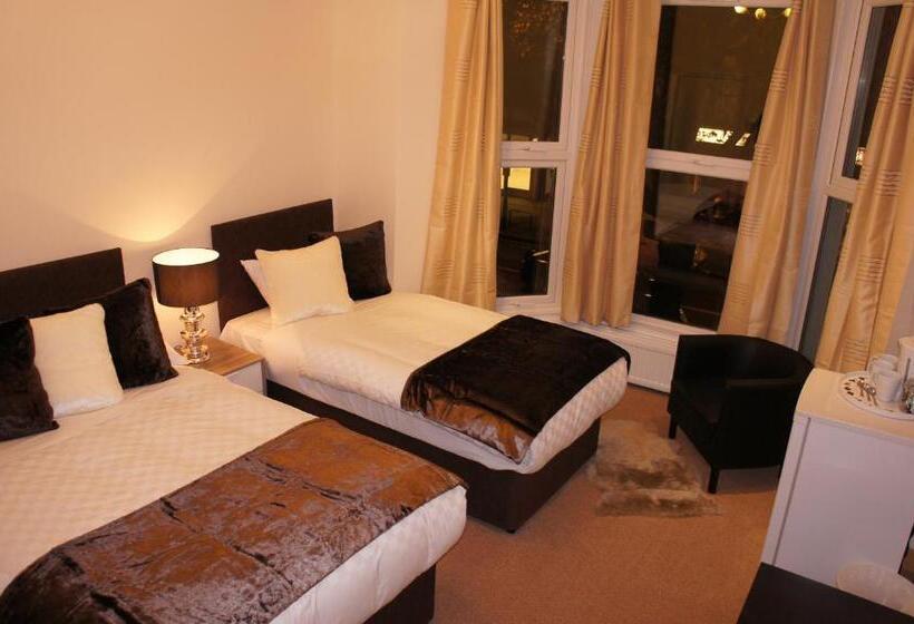 اتاق استاندارد سه نفره, Sapphire Hotel London