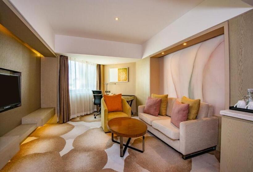 Люкс Кровать Кинг, Holiday Inn Kunming City Centre, An Ihg