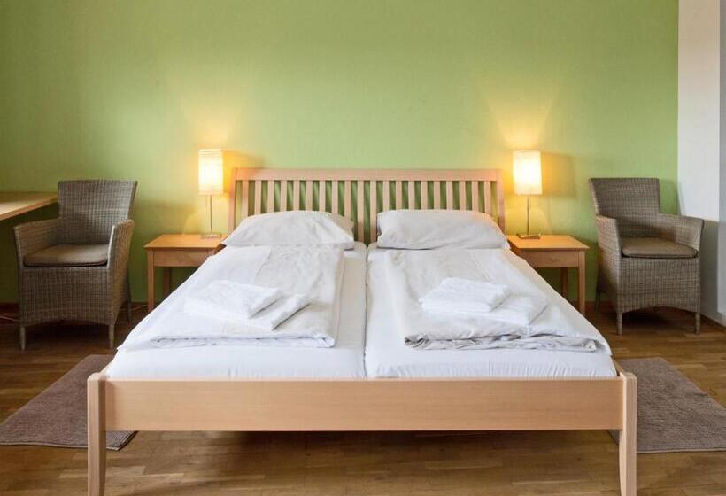 Номер Стандарт, Am Friedrichshof