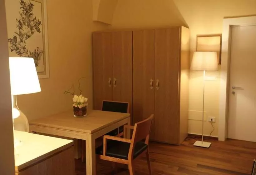 スイート, Corte Borromeo