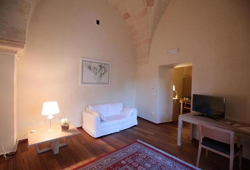 جناح, Corte Borromeo