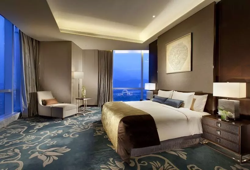 シティビューのダブルベッドスタンダードルーム, Crowne Plaza Zhangzhou, An Ihg