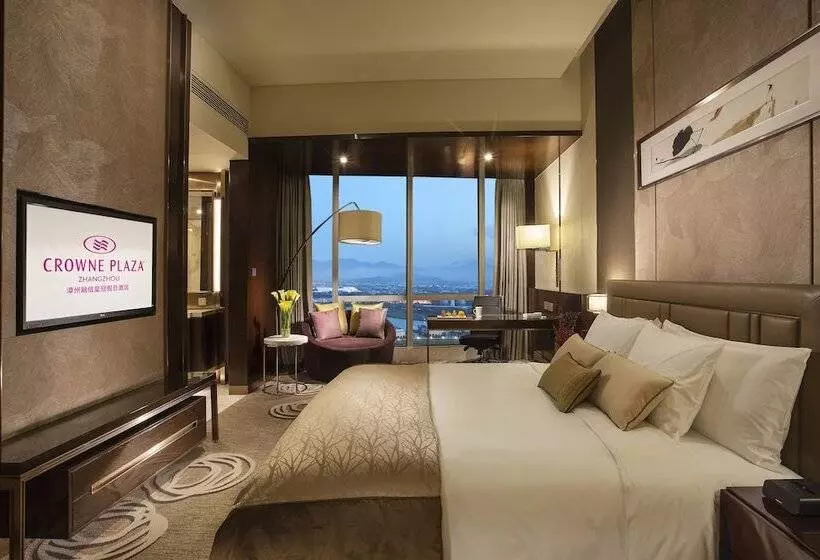 シティビューのダブルベッドスタンダードルーム, Crowne Plaza Zhangzhou, An Ihg