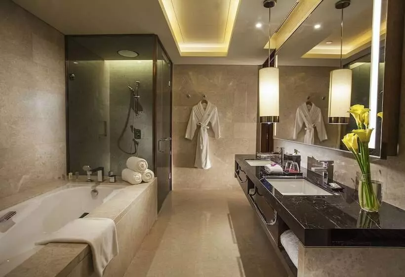 シティビューのダブルベッドスタンダードルーム, Crowne Plaza Zhangzhou, An Ihg