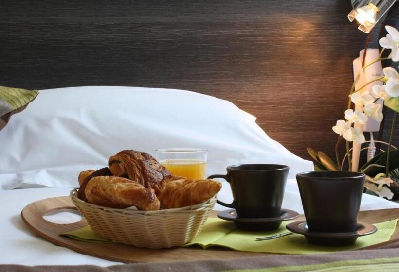 Номер Стандарт, Côté Hôtel