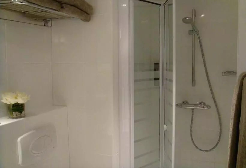 اتاق استاندارد سه نفره, Côté Hôtel
