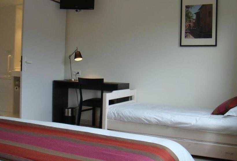 Четырехместный Номер Стандарт, Côté Hôtel