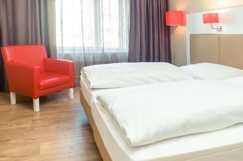 غرفة قياسية ثلاثية, Du Port Et Des Bains