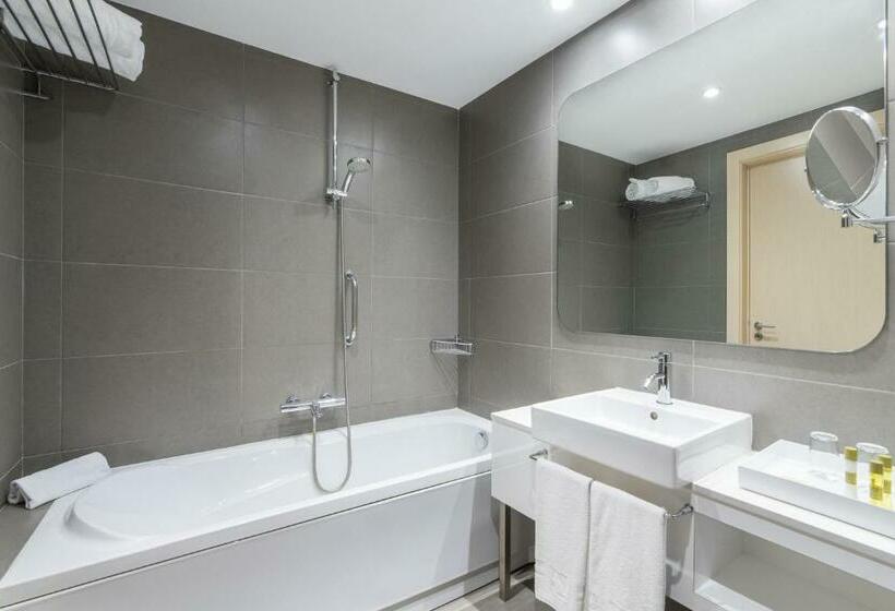 Полулюкс, Eurostars Oasis Plaza