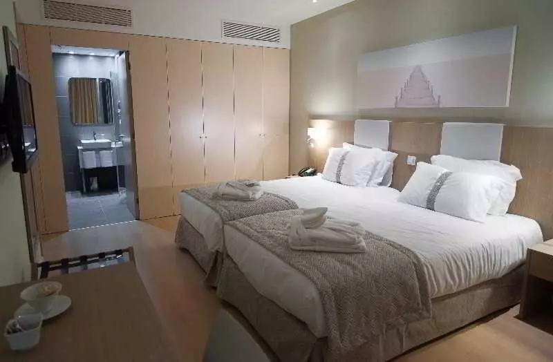 اتاق استاندارد, Eurostars Oasis Plaza