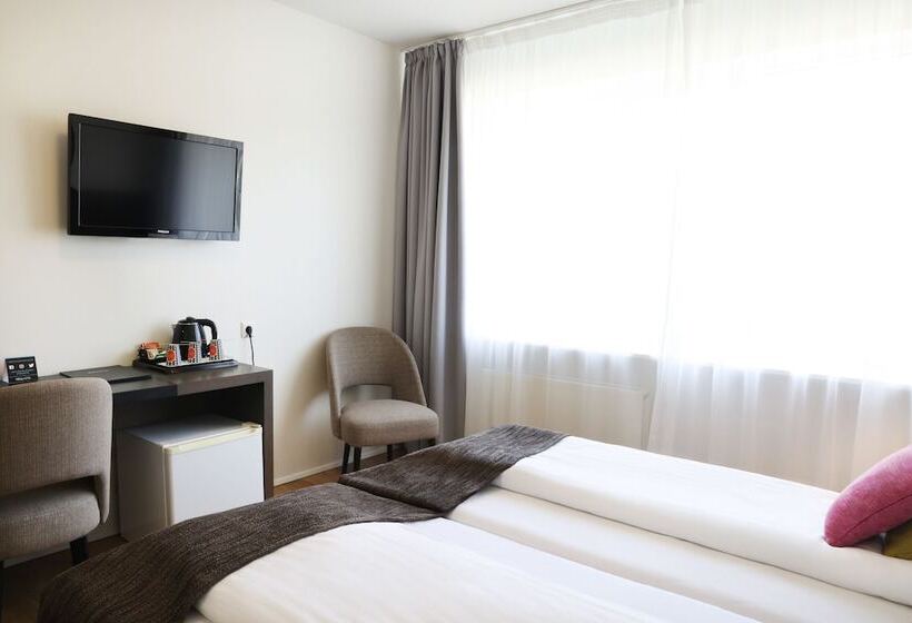 اتاق استاندارد سه نفره, Fosshotel Westfjords
