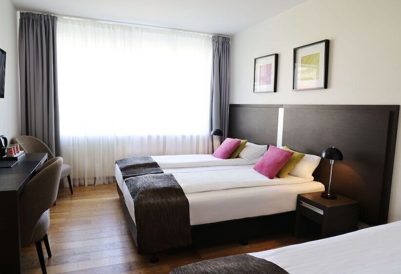 اتاق استاندارد سه نفره, Fosshotel Westfjords