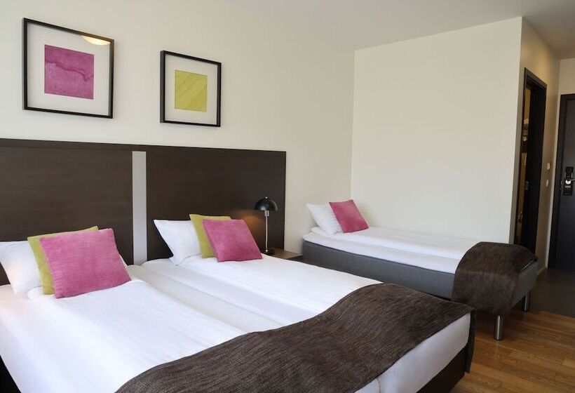 اتاق استاندارد سه نفره, Fosshotel Westfjords