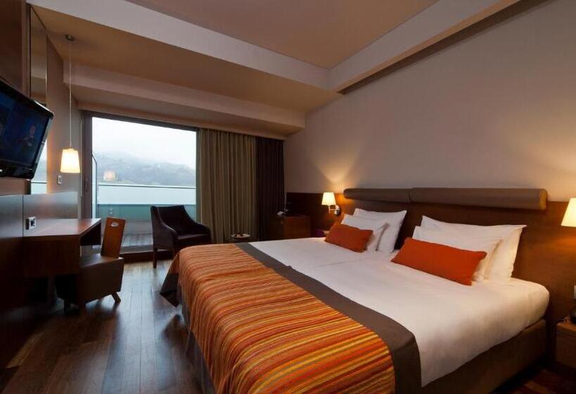 バルコニー付きスーペリアルーム, Kaj