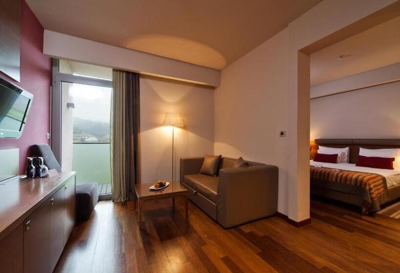 バルコニー付きジュニアスイート, Kaj